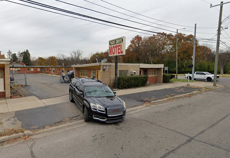 Royal Budget Inn (Saxony Motel) - Park Drive Motel Next Door (newer photo)
